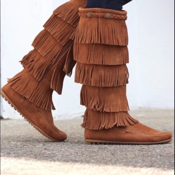 Minnetonka five Layer Fringe moccasin miles high boots brown tan suede 7
